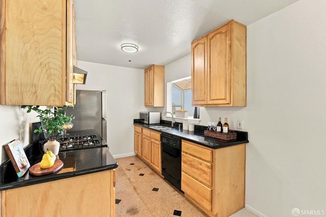 1008 San Antonio Circle 318, Daly City, CA 94014