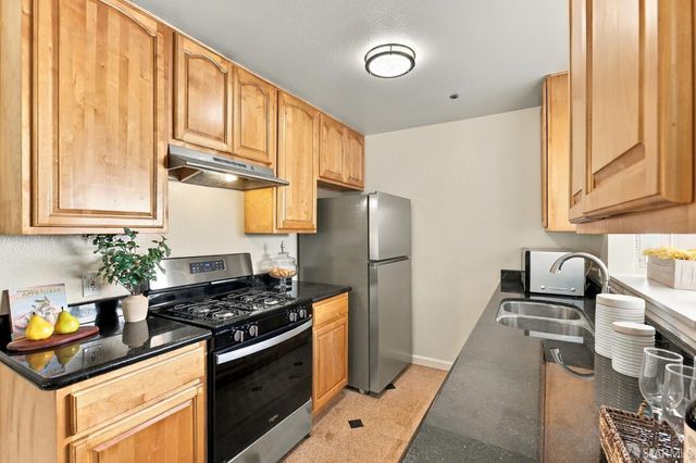 1008 San Antonio Circle 318, Daly City, CA 94014