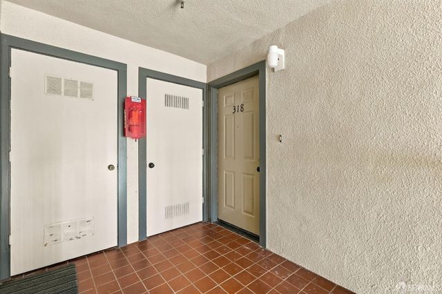 1008 San Antonio Circle 318, Daly City, CA 94014