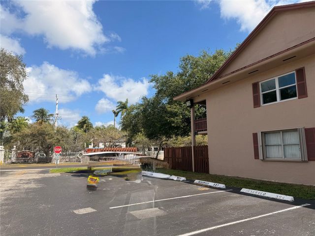11279 SW 88th Street 210K, Miami, FL 33176