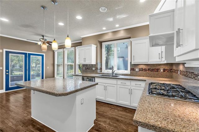 13117 El Monte Street, Leawood, KS 66209