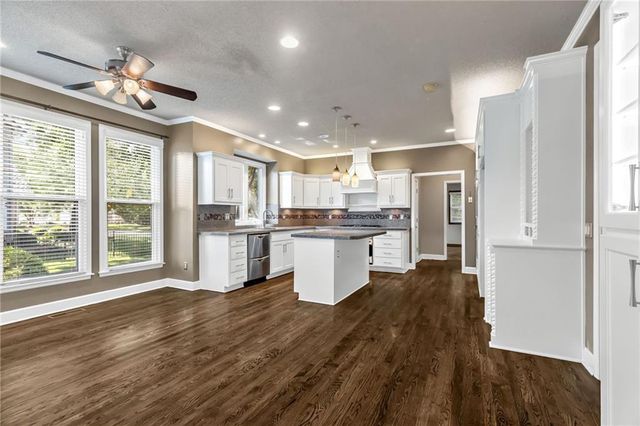 13117 El Monte Street, Leawood, KS 66209
