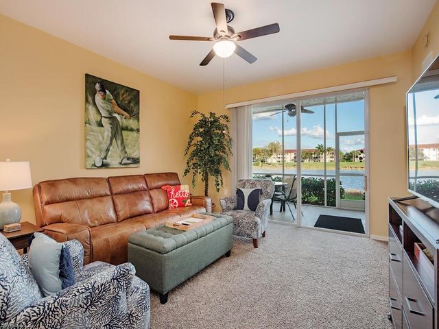 2840 Cypress Trace CIR 1917, Naples, FL 34119