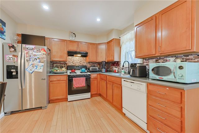 88 Barton Street, Pawtucket, RI 02860