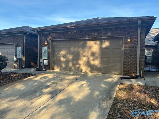 537 W Mossyleaf Drive, Huntsville, AL 35824