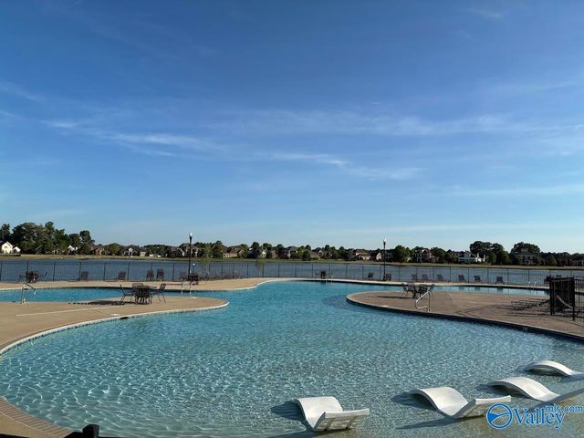 537 W Mossyleaf Drive, Huntsville, AL 35824