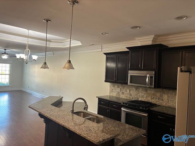 537 W Mossyleaf Drive, Huntsville, AL 35824