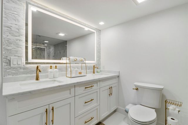 5280 N Ocean Drive 2f, Riviera Beach, FL 33404