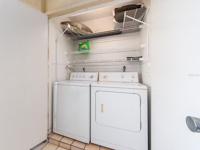 303 WOODLAKE WYNDE, Oldsmar, FL 34677