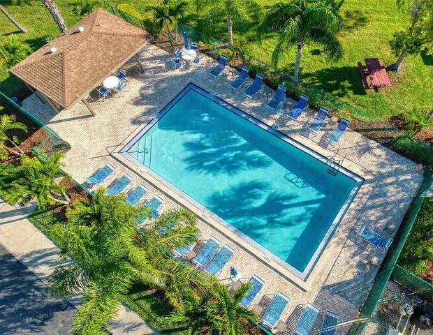 303 WOODLAKE WYNDE, Oldsmar, FL 34677