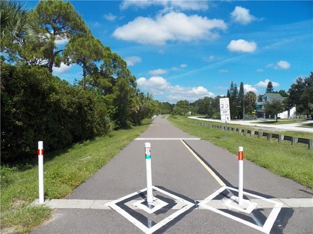 303 WOODLAKE WYNDE, Oldsmar, FL 34677