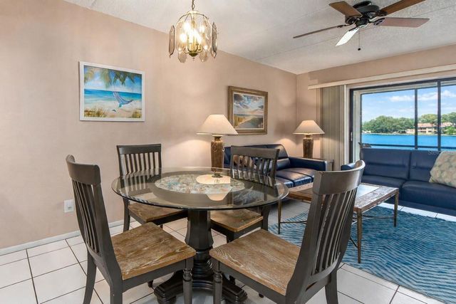 303 WOODLAKE WYNDE, Oldsmar, FL 34677