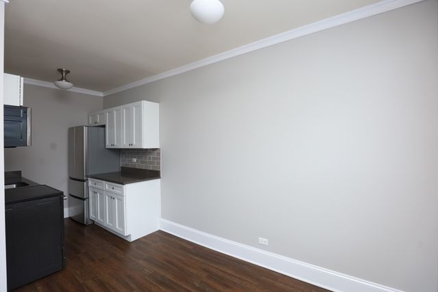 817 W Lakeside Place 210, Chicago, IL 60640