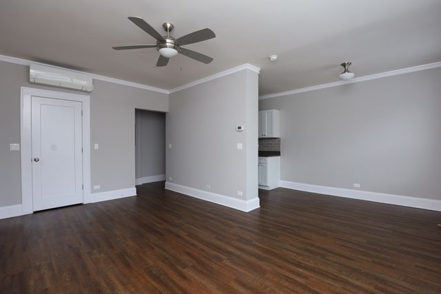 817 W Lakeside Place 210, Chicago, IL 60640