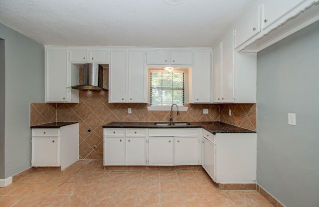 1921 Ojeman Road, Houston, TX 77055