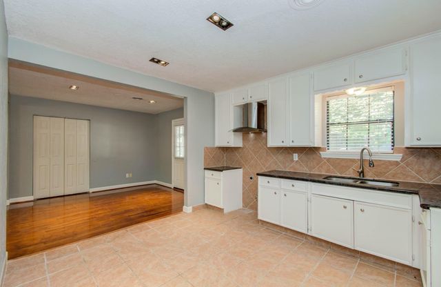 1921 Ojeman Road, Houston, TX 77055