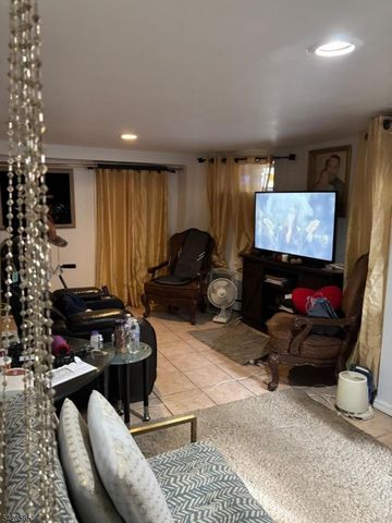 618 E 26Th St, Paterson City, NJ 07504