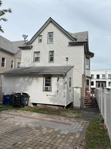 618 E 26Th St, Paterson City, NJ 07504