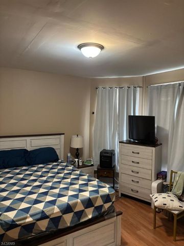618 E 26Th St, Paterson City, NJ 07504