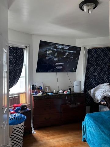 618 E 26Th St, Paterson City, NJ 07504