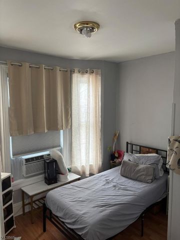 618 E 26Th St, Paterson City, NJ 07504