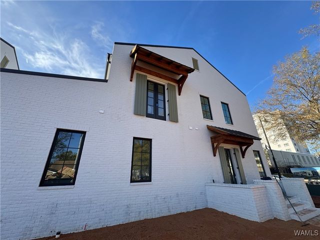 2211 Paul W Bryant, Tuscaloosa, AL 35401