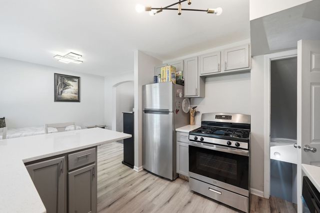 9631 S Jeffery Avenue, Chicago, IL 60617