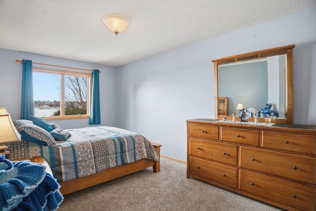 1138 Highpoint Court 33B, New Richmond, WI 54017