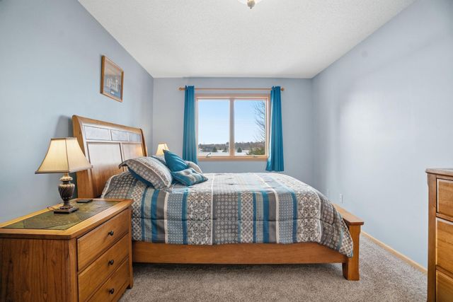 1138 Highpoint Court 33B, New Richmond, WI 54017