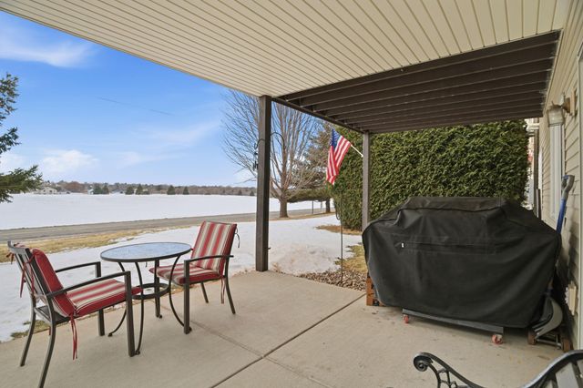 1138 Highpoint Court 33B, New Richmond, WI 54017