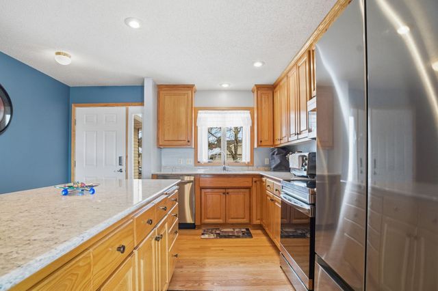 1138 Highpoint Court 33B, New Richmond, WI 54017