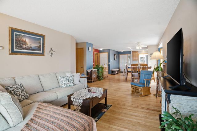 1138 Highpoint Court 33B, New Richmond, WI 54017