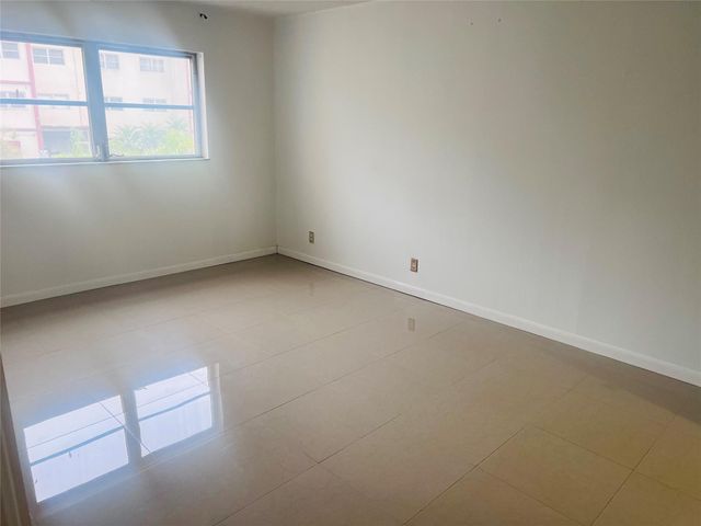 4046 NW 19th Street 203, Fort Lauderdale, FL 33313