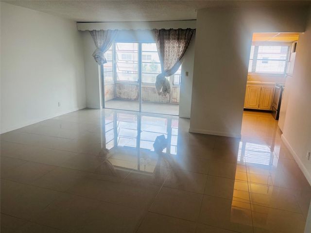 4046 NW 19th Street 203, Fort Lauderdale, FL 33313