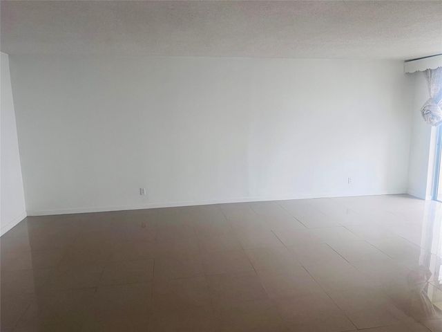 4046 NW 19th Street 203, Fort Lauderdale, FL 33313