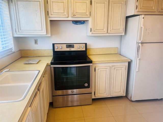 4046 NW 19th Street 203, Fort Lauderdale, FL 33313