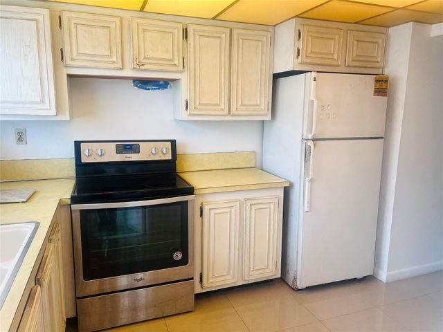 4046 NW 19th Street 203, Fort Lauderdale, FL 33313