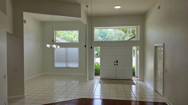 6118 CREEKSIDE Trail, Jupiter, FL 33458