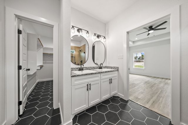 3005 Hanna Avenue, Fort Worth, TX 76106