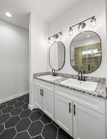 3005 Hanna Avenue, Fort Worth, TX 76106