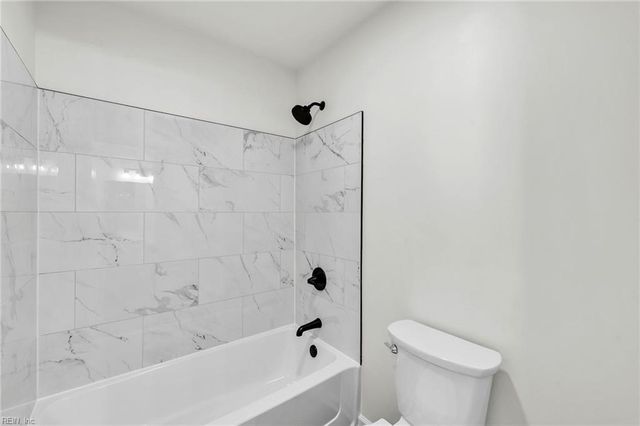 1916 Millpoint LN, Virginia Beach, VA 23456