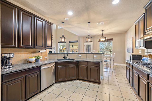 200 Lake Livingston DR, Georgetown, TX 78628