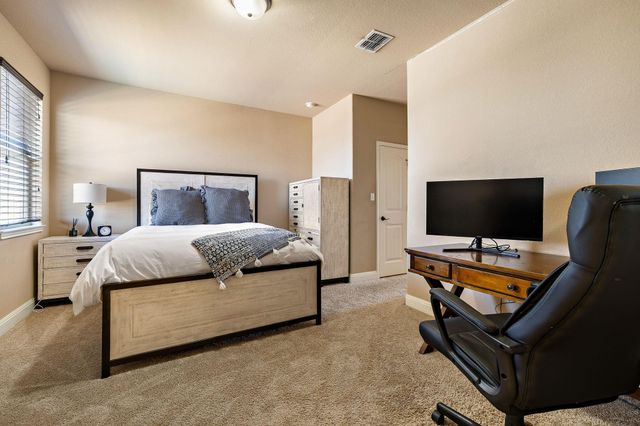 200 Lake Livingston DR, Georgetown, TX 78628