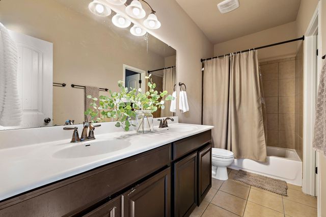 200 Lake Livingston DR, Georgetown, TX 78628