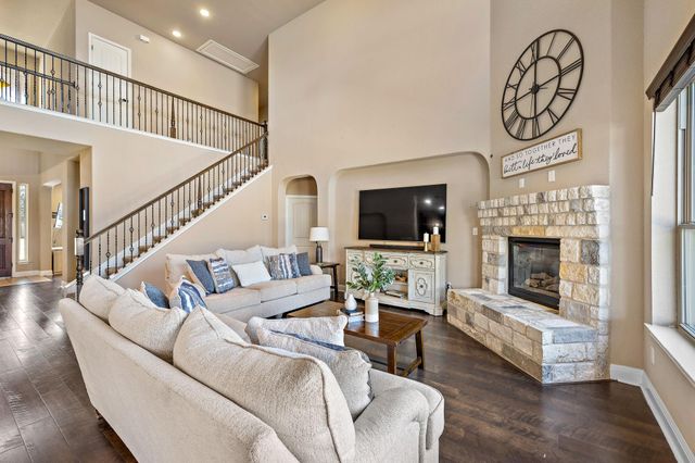 200 Lake Livingston DR, Georgetown, TX 78628