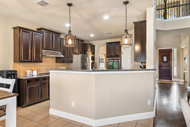 200 Lake Livingston DR, Georgetown, TX 78628