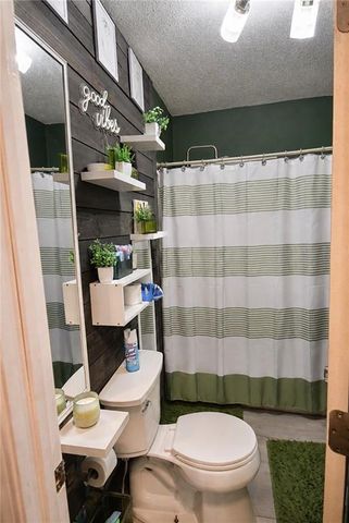 4941 Shawnee Drive, Kansas City, KS 66106
