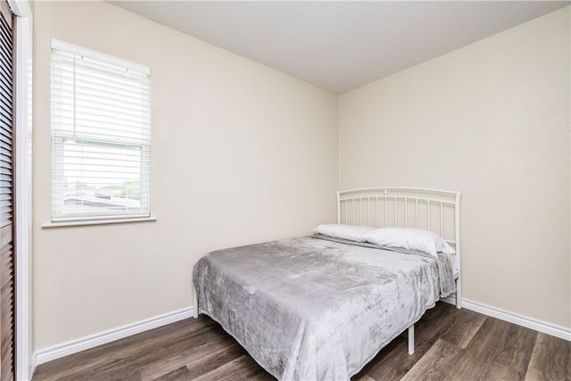 3222 Laguna Shores Road, Corpus Christi, TX 78418
