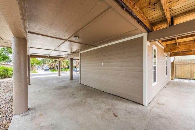 3222 Laguna Shores Road, Corpus Christi, TX 78418