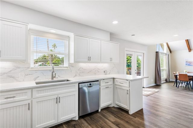 3222 Laguna Shores Road, Corpus Christi, TX 78418